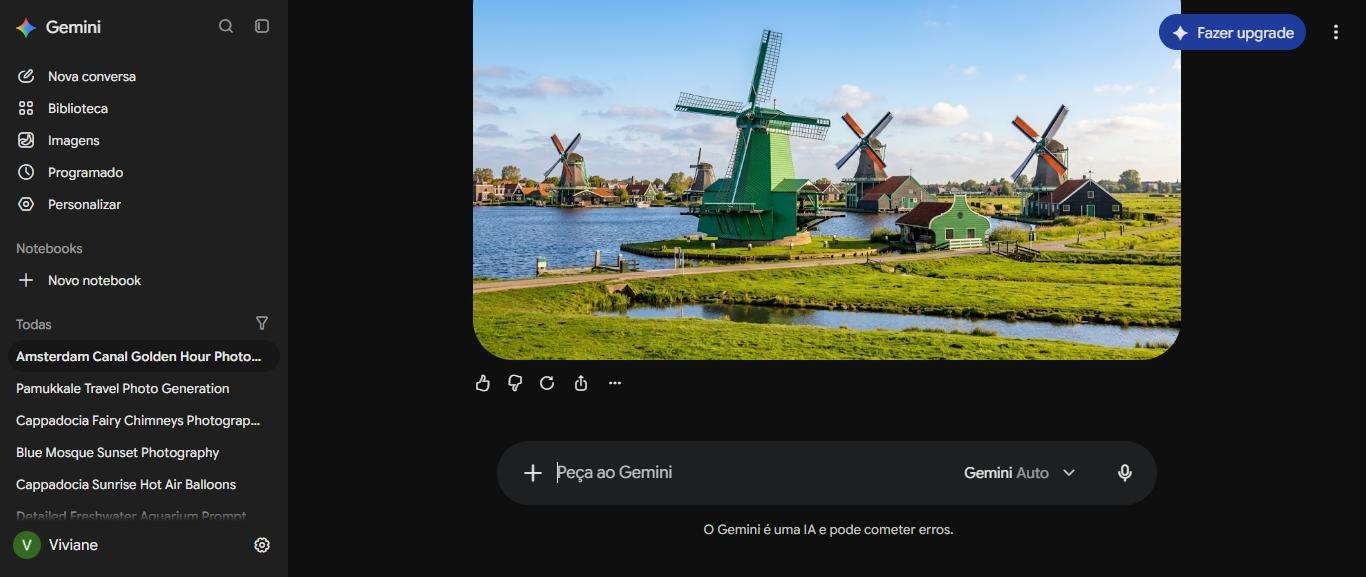 Moinhos de vento históricos à beira do rio em Zaanse Schans, perto de Amsterdã